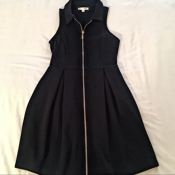 It Girl Dresses & Skirts - NWOT Zip-Front Black Sleeveless Dress - size S